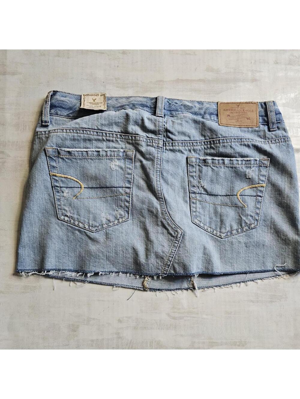 Title:vintage American eagle y2k 2000s style denim mini skirt size 8